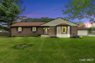 417 E Grant St, Sheridan, MI 48884