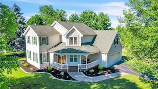 7 Casewood Dr, Wilson, NY 14172
