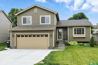 8015 Howell St, Omaha, NE 68122