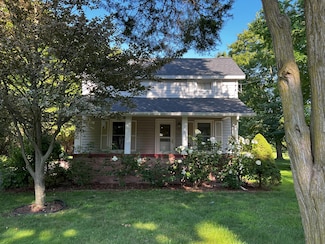 389 Hillsdale St, Hillsdale, MI 49242