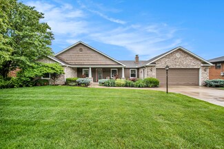 56129 Riverdale Dr, Elkhart, IN 46514