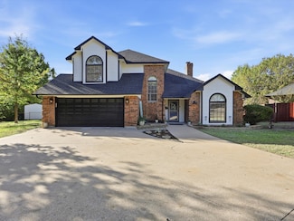 8833 Arbor Crest Ct, Fort Worth, TX 76179