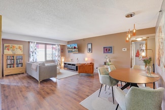 26 10th St W Unit 610, Saint Paul, MN 55102