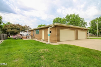 101 Estevan Dr, Bismarck, ND 58503