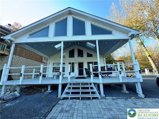 4305 N Delaware Dr, Easton, PA 18040