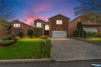 28 Van Nostrand Ave, Englewood Cliffs, NJ 07632