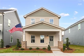 1712 Creekline Dr, Kernersville, NC 27284