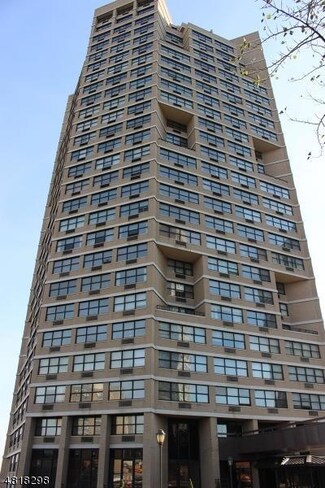 7000 Blvd E Unit 18A, Guttenberg, NJ 07093