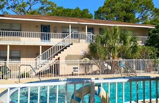 209 NW Jefferson Cir N Unit 10, Saint Petersburg, FL 33702