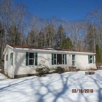 16 S Hope Rd, Rockport, ME 04856