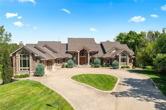2310 Lakeridge Place NE, North Liberty, IA 52317