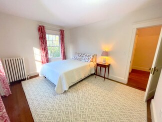 10 Berwick Rd, Lexington, MA 02420