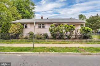 321 Edgewood Ave, Audubon, NJ 08106