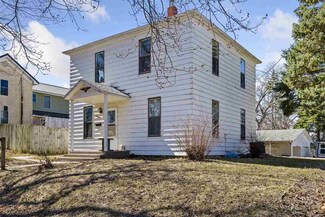 911 Lynn St, Tipton, IA 52772
