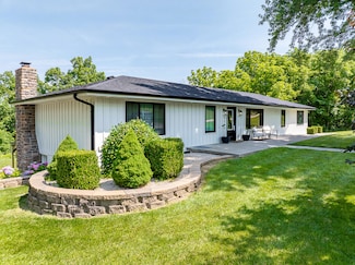 7165 E Hartman Rd, Hartsburg, MO 65039