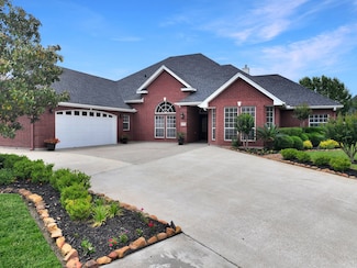6380 Benton Ln, Beaumont, TX 77706