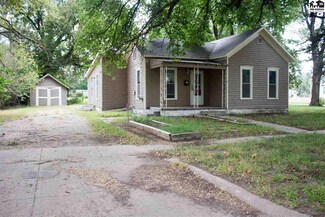 123 N 9th St, Sterling, KS 67579