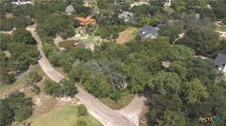 800 Hillcrest Dr, Salado, TX 76571