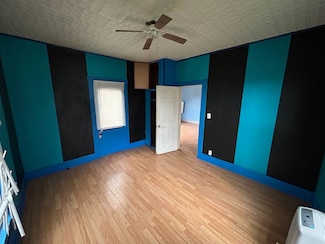 104 W Elm St, Fairfield, IL 62837