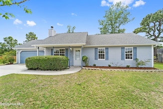 502 Nutfield Dr, Hubert, NC 28539