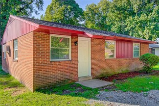 2206 Willow Rd, Greensboro, NC 27406