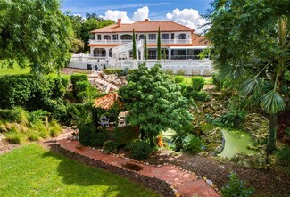 11148 Lane Park Rd, Tavares, FL 32778