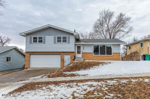 1804 N 14th St, Bismarck, ND 58501