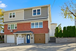 250-04 39th Rd, Little Neck, NY 11363