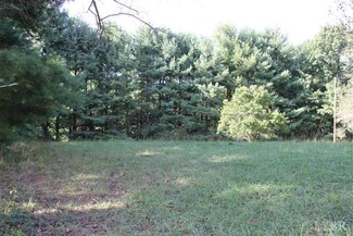 6 Fairview Dr, Big Island, VA 24526
