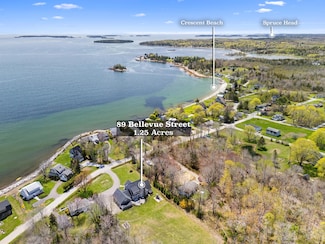 89 Bellevue St, Owls Head, ME 04854