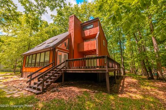 328 Fernwood Dr, East Stroudsburg, PA 18301