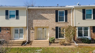 840 Coalport Dr Unit 52, Saint Louis, MO 63141