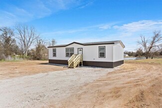 610 Bradley, Groesbeck, TX 76642
