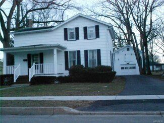10 Union St, Le Roy, NY 14482