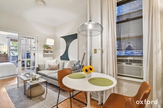 228 W 16th St Unit 2A, New York, NY 10011