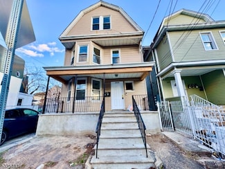 868 S 18th St, Newark, NJ 07108