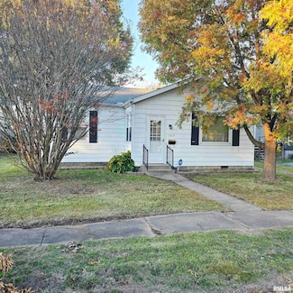 1317 W Cherry St, Herrin, IL 62948