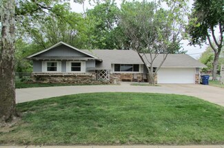 657 N Fairway Ave, Wichita, KS 67212
