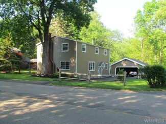 7751 Back Creek Rd, Hamburg, NY 14075