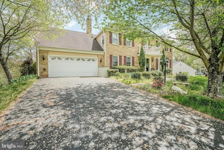 9913 Rosewood Hill Cir, Vienna, VA 22182