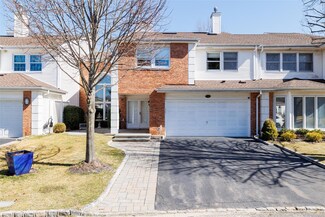 75 The Woods, ComMacK, NY 11725