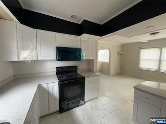 16 Corabelle Ave, Lodi, NJ 07644