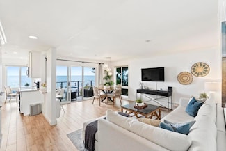 457 Coast Blvd Unit 202, La Jolla, CA 92037