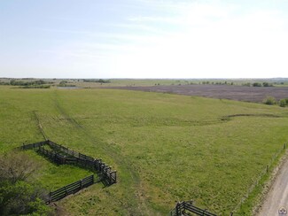 00000 102nd Rd, Hoyt, KS 66440