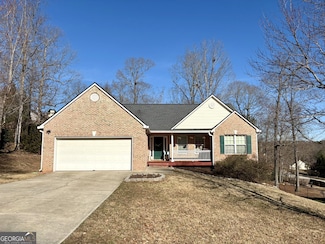 504 Plantation Creek Dr, Loganville, GA 30052