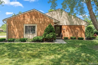 3984 Old Creek Rd Unit 1, Troy, MI 48084