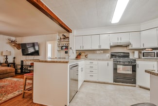 2407 32nd St, Lubbock, TX 79411