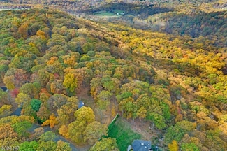 29 Ridge Rd, Tewksbury, NJ 08833