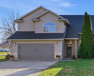 707 E 13th St, Washington, IA 52353