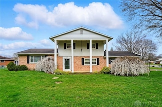 665 Suncrest Dr, Springfield, OH 45503